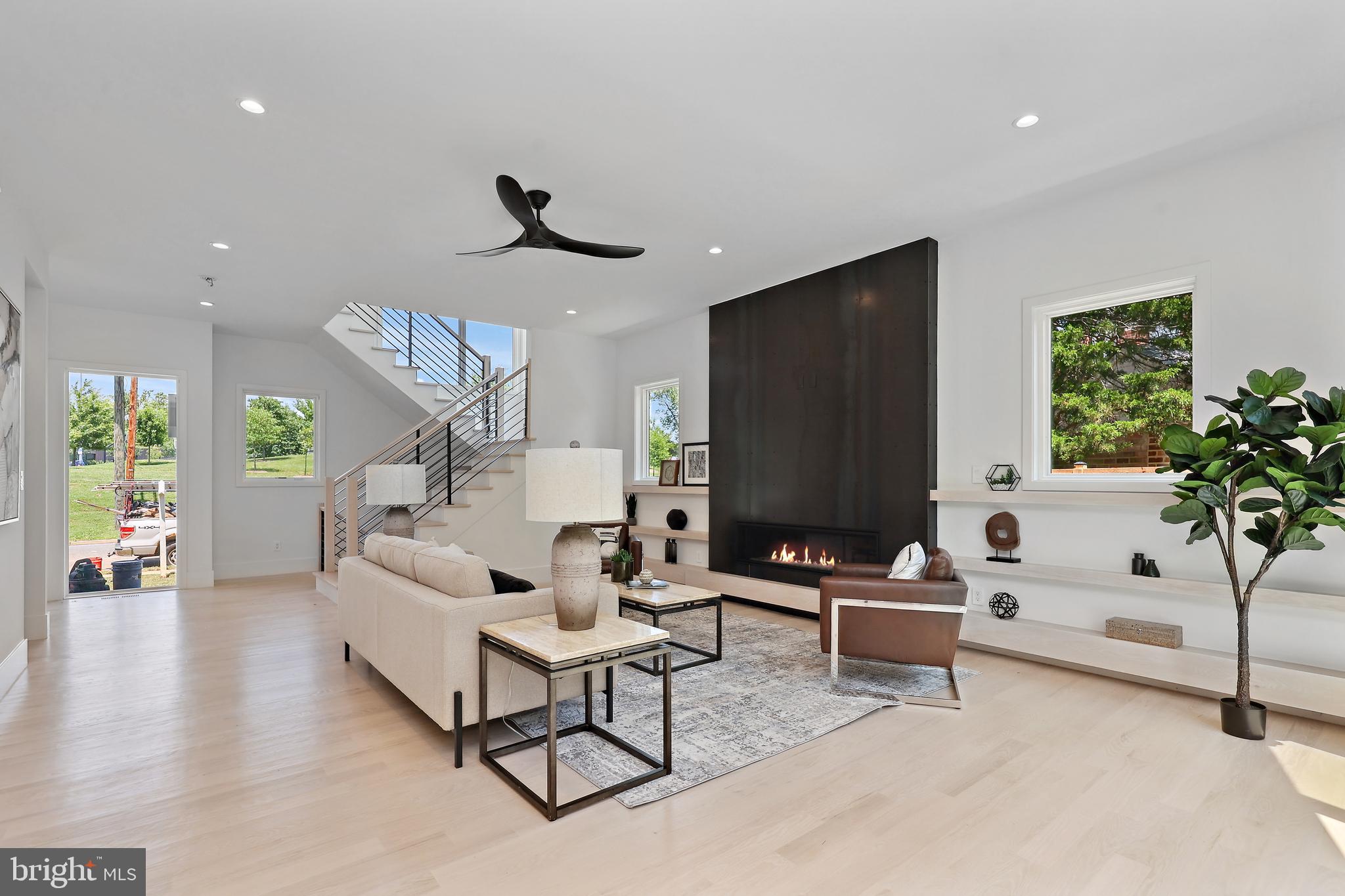 ARLINGTON FOREST - Residential