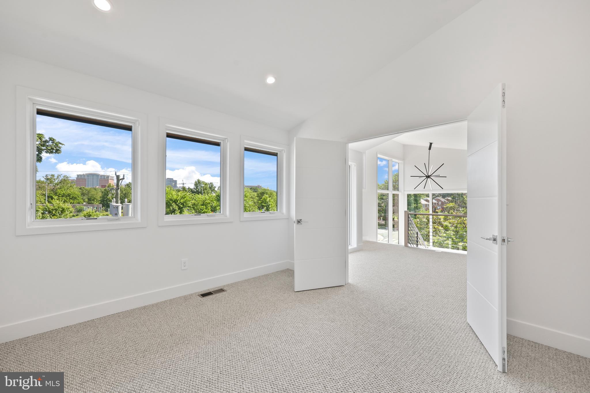 ARLINGTON FOREST - Residential