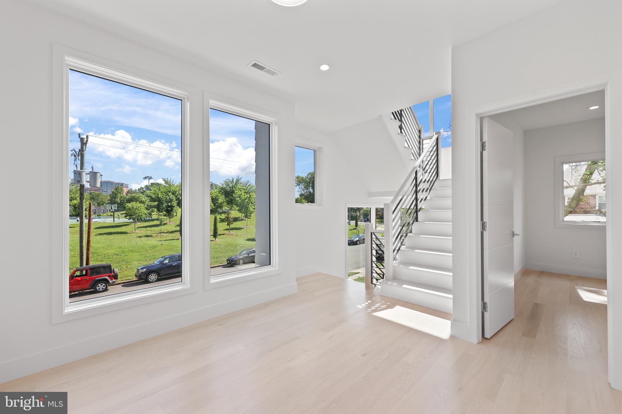 ARLINGTON FOREST - Residential