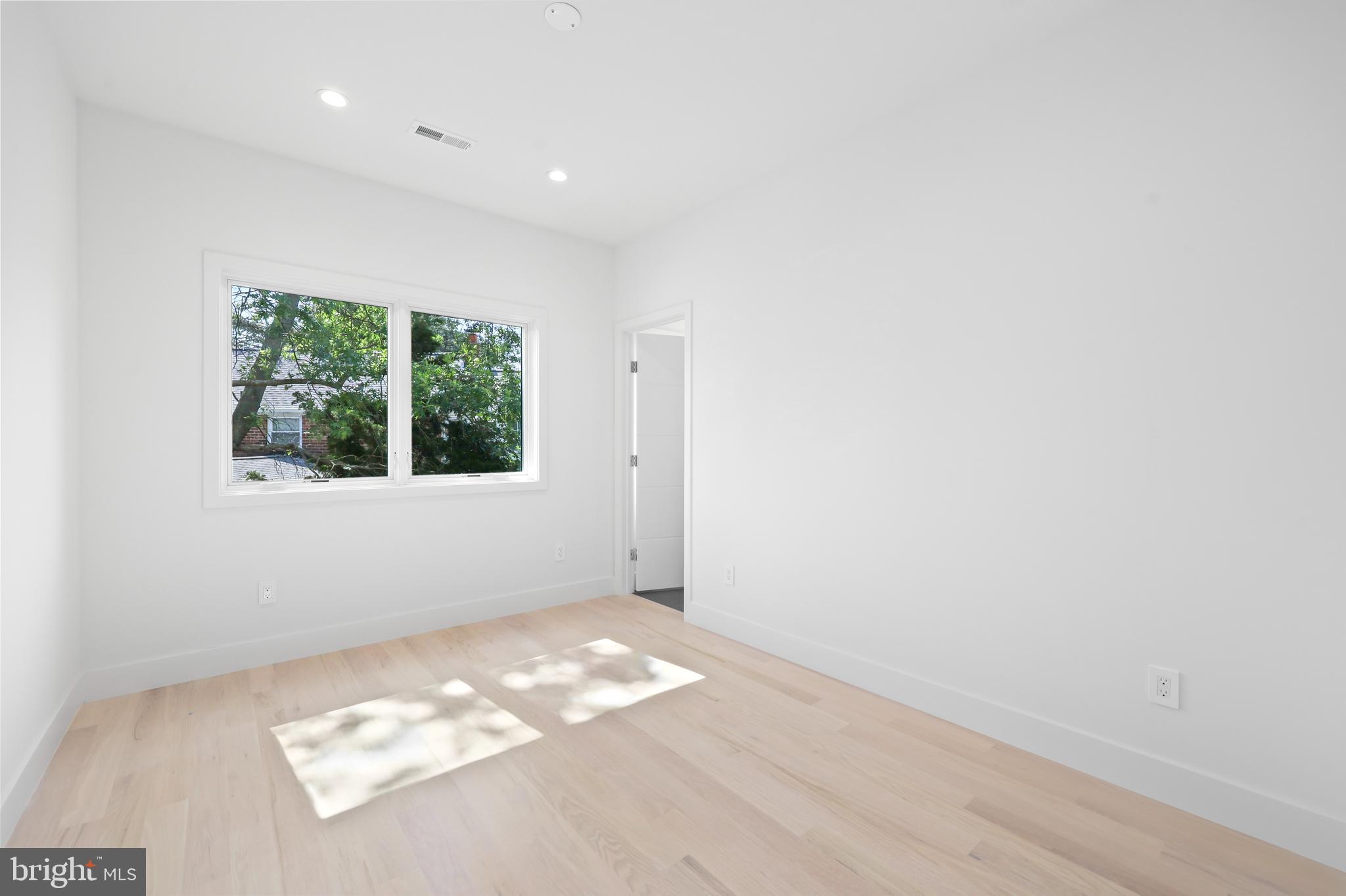 ARLINGTON FOREST - Residential