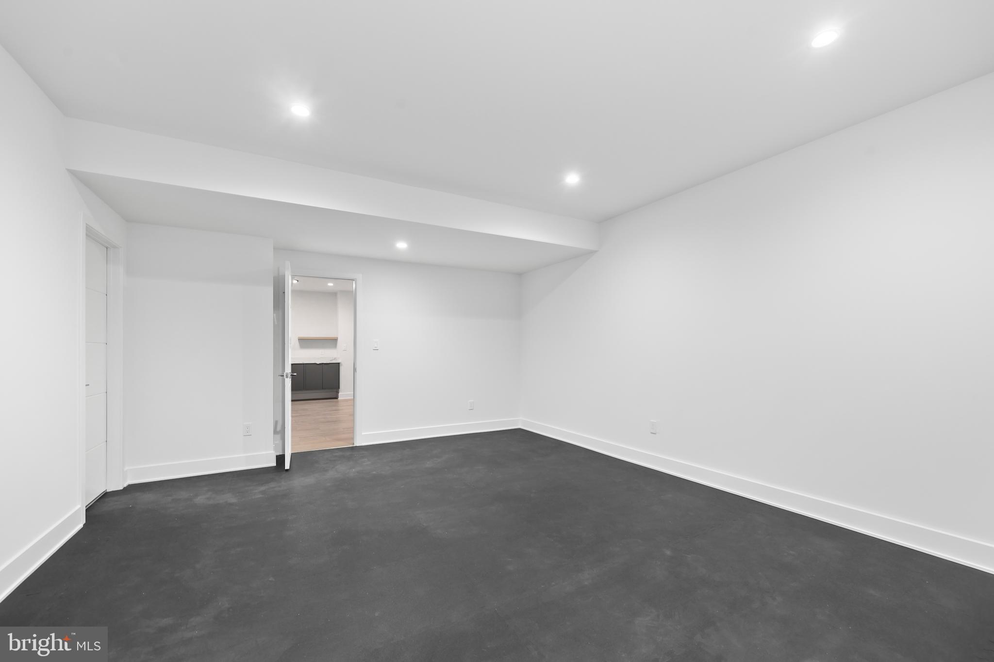 ARLINGTON FOREST - Residential