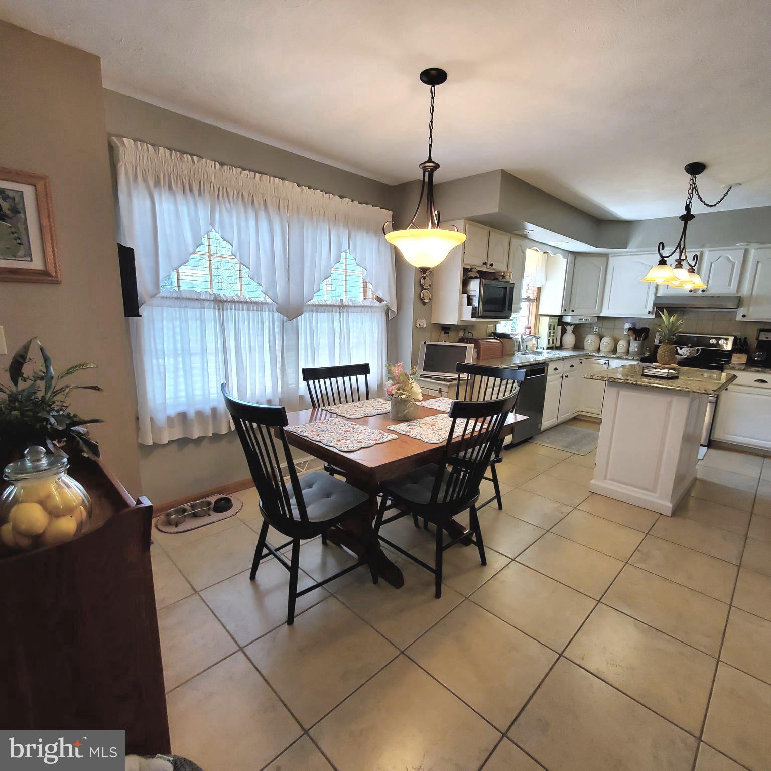 EVERMAY MANOR - Residential