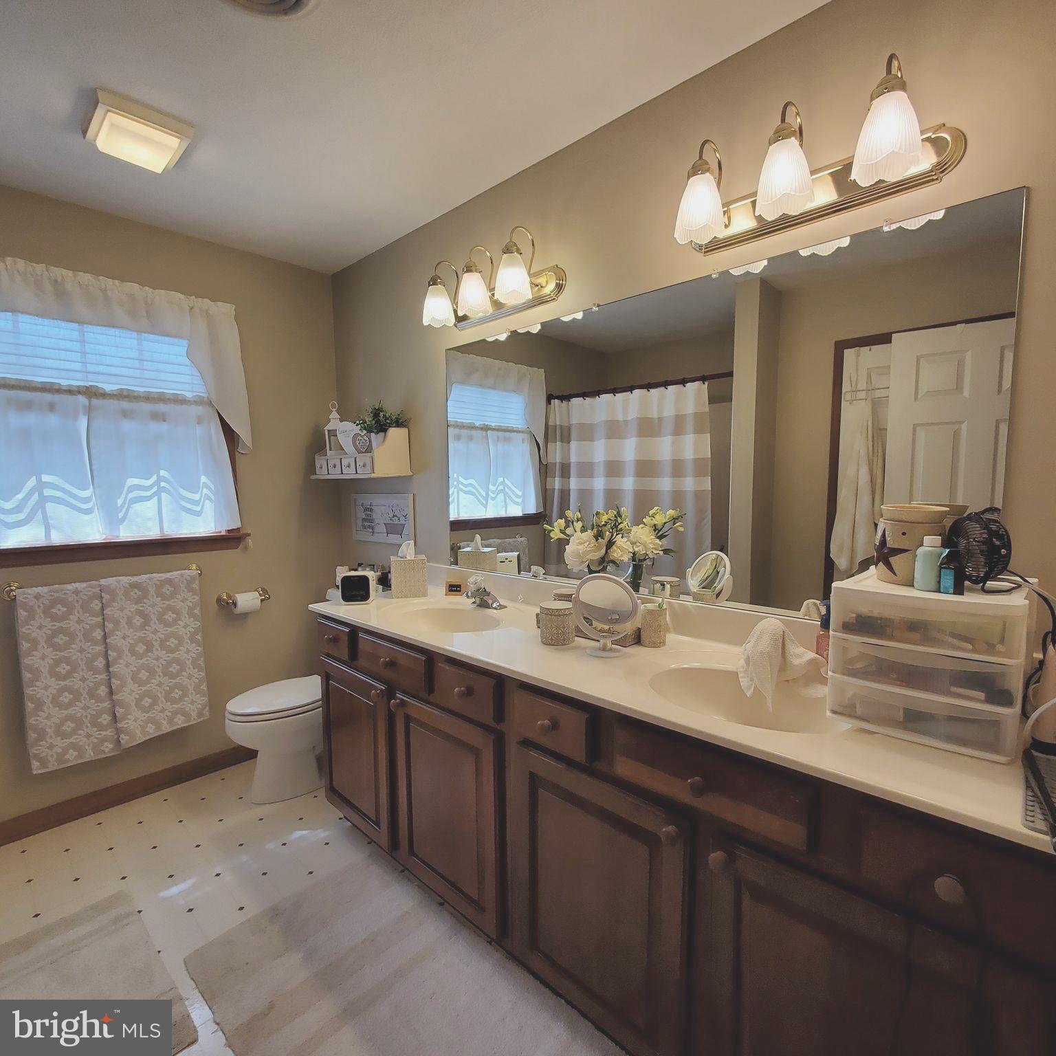 EVERMAY MANOR - Residential