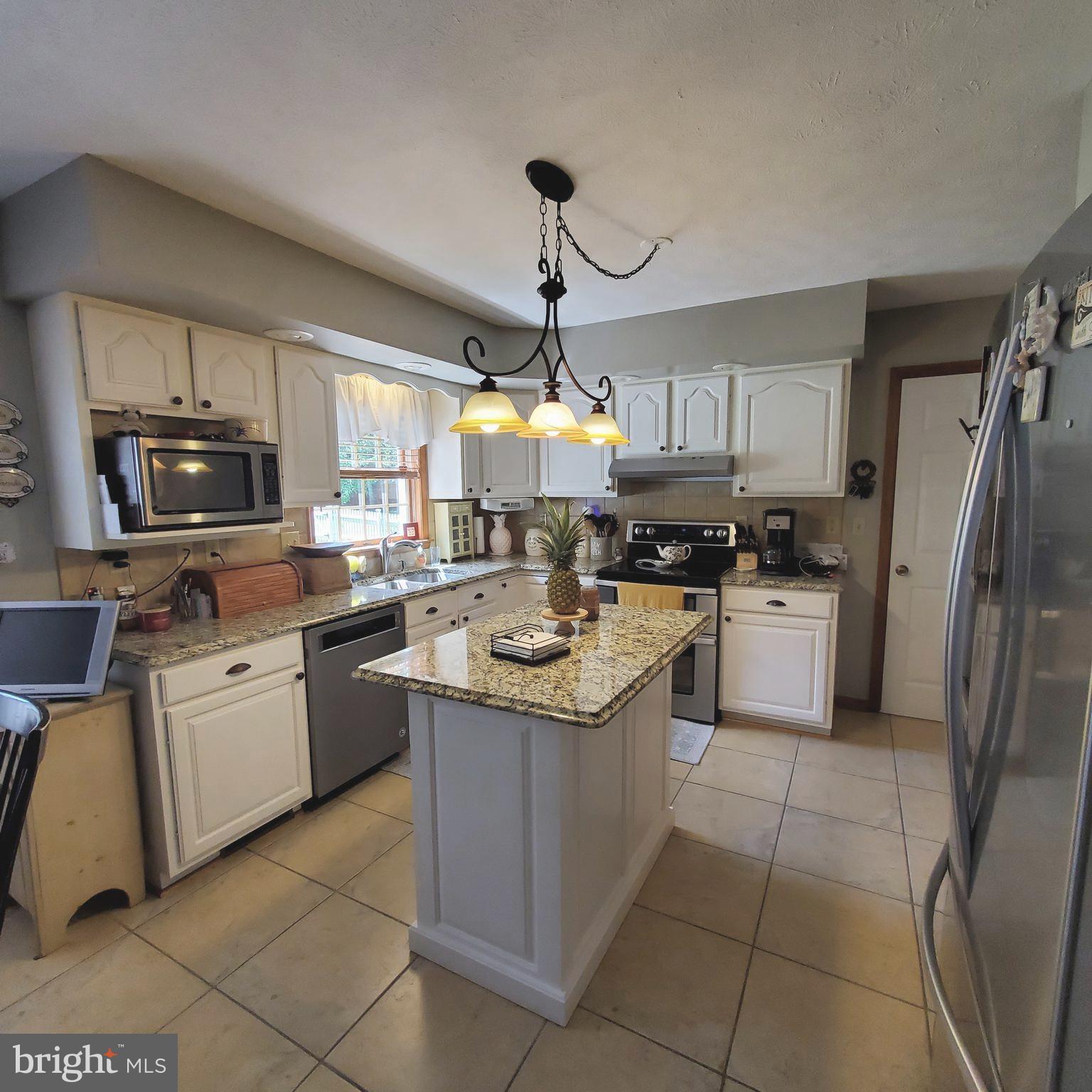 EVERMAY MANOR - Residential