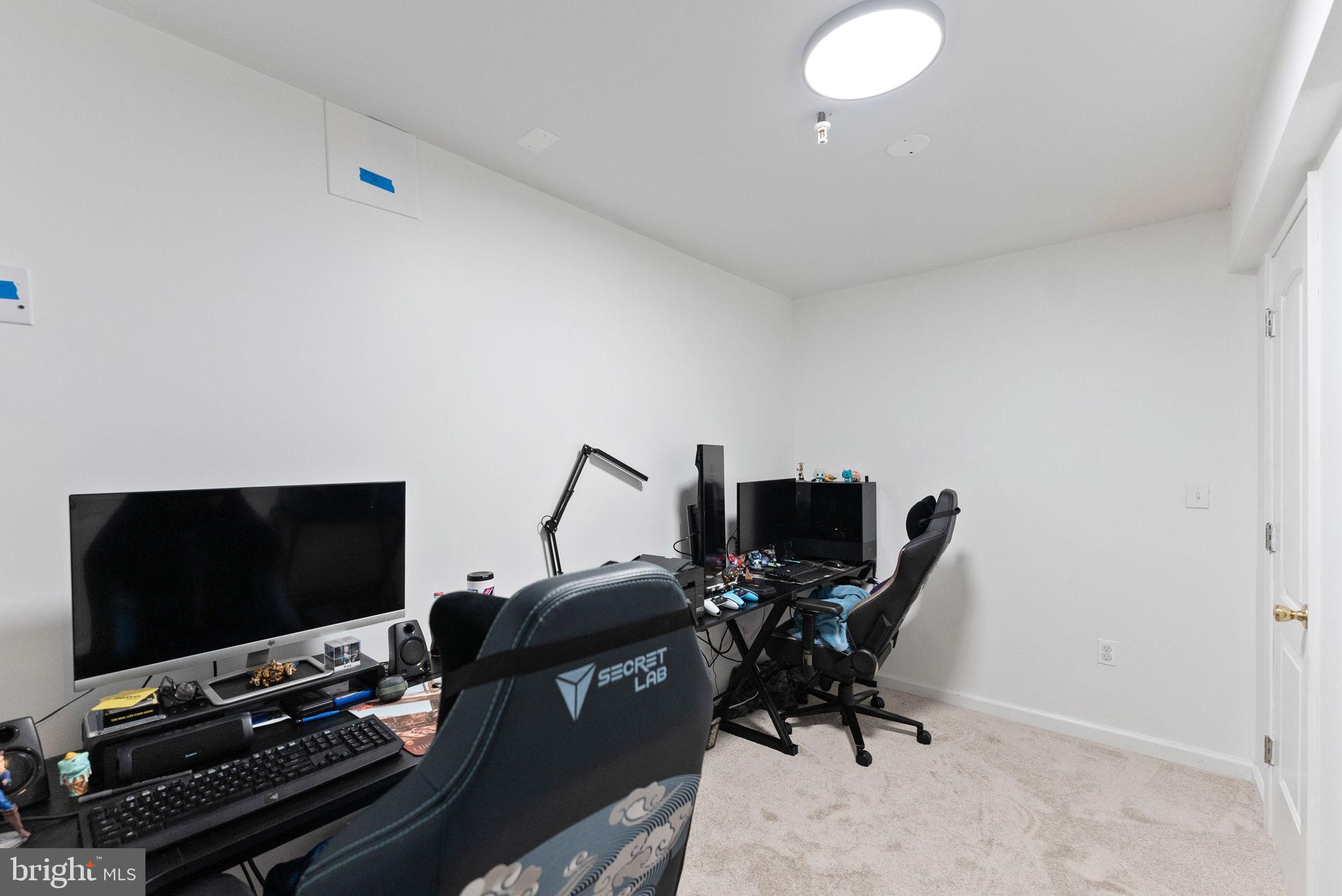 CARRIAGE PINES/LAKE VILL - Residential