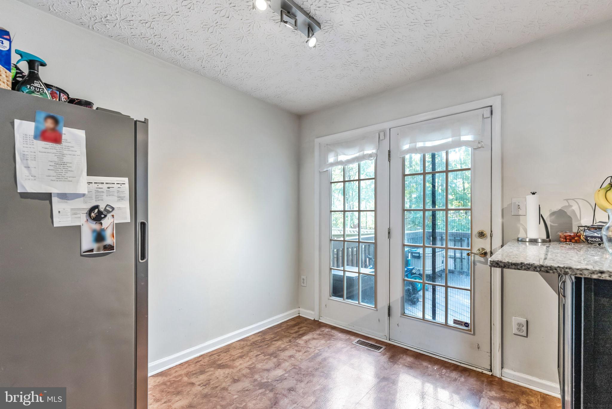 CARRIAGE PINES/LAKE VILL - Residential