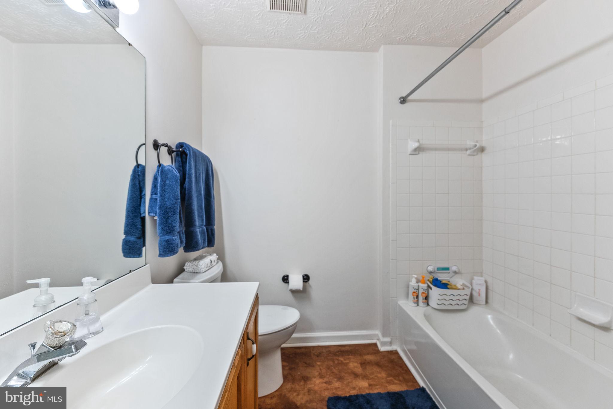 CARRIAGE PINES/LAKE VILL - Residential