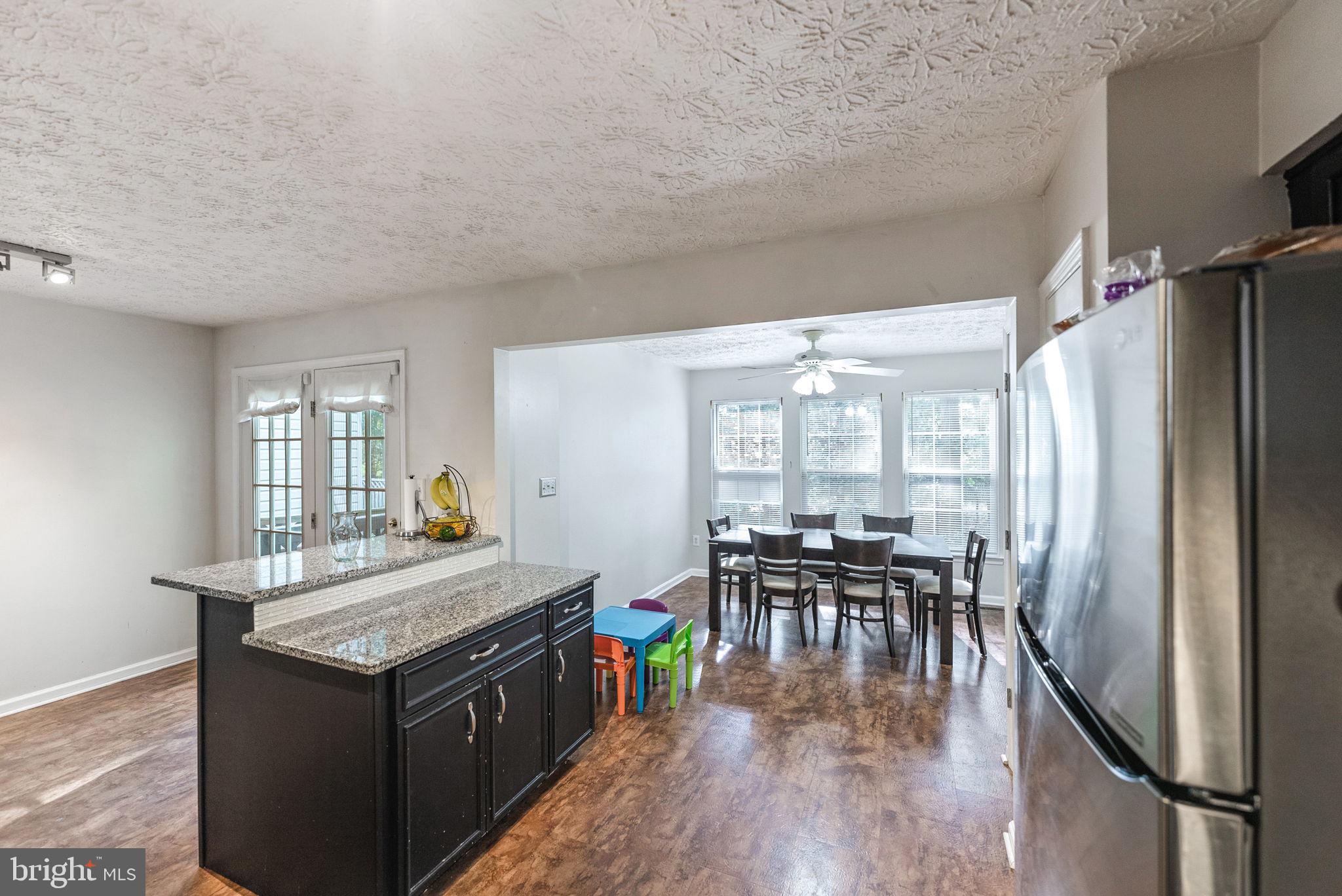 CARRIAGE PINES/LAKE VILL - Residential