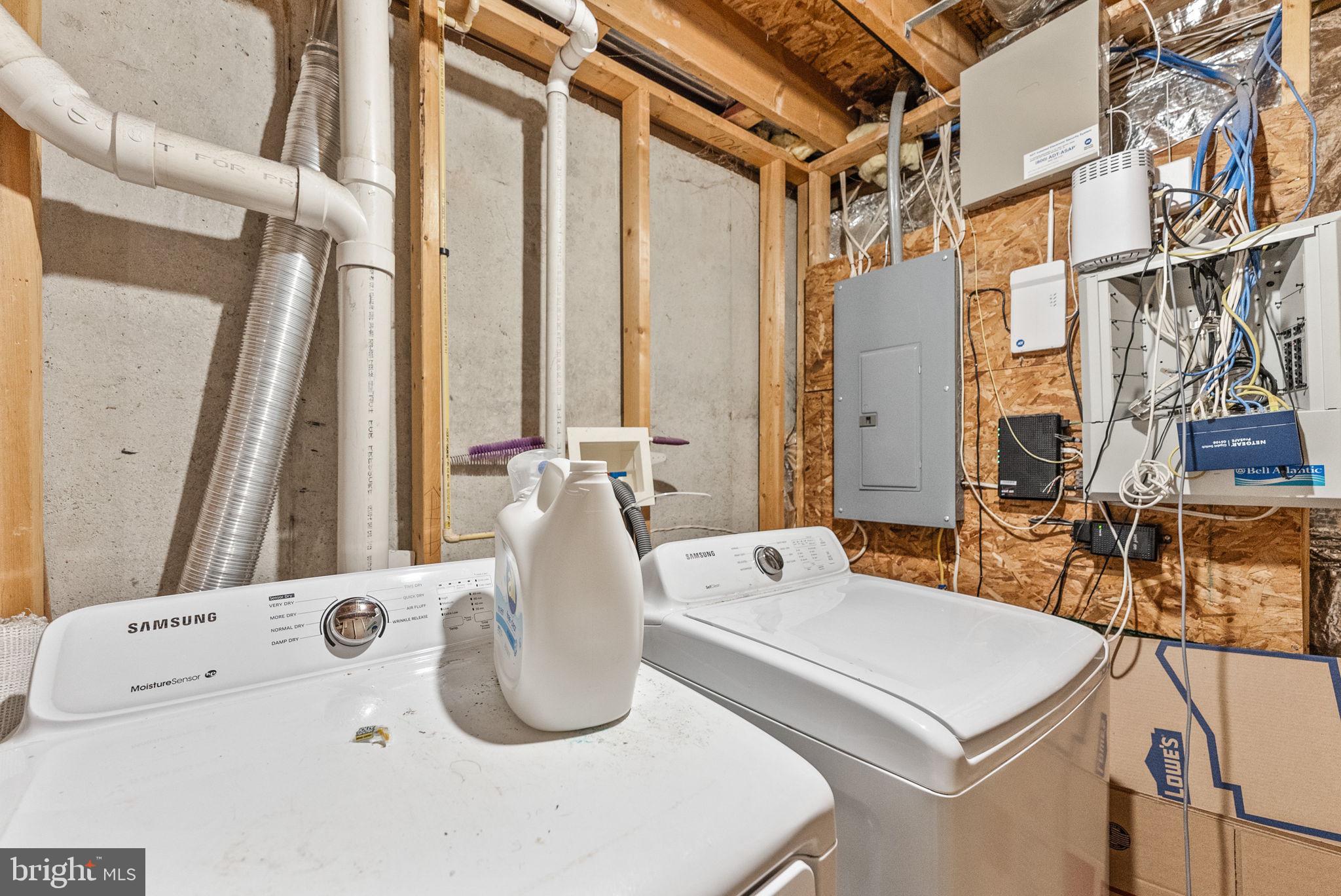 CARRIAGE PINES/LAKE VILL - Residential