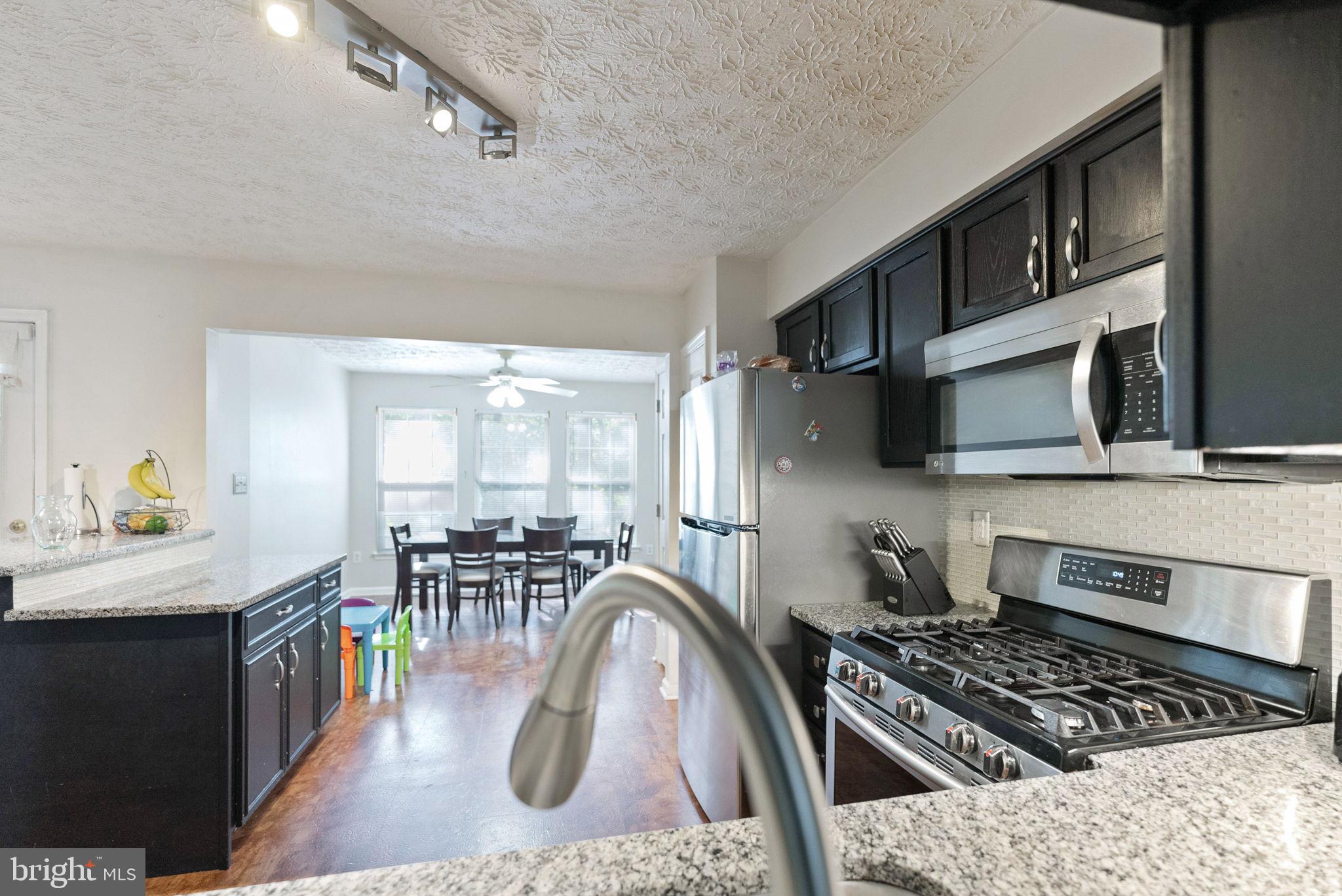 CARRIAGE PINES/LAKE VILL - Residential