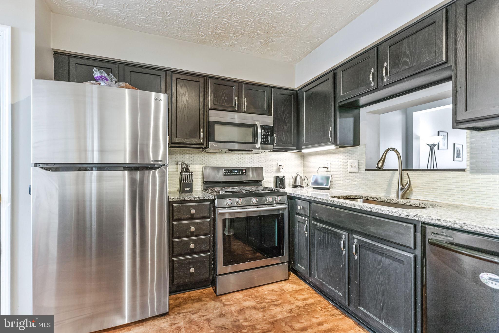 CARRIAGE PINES/LAKE VILL - Residential