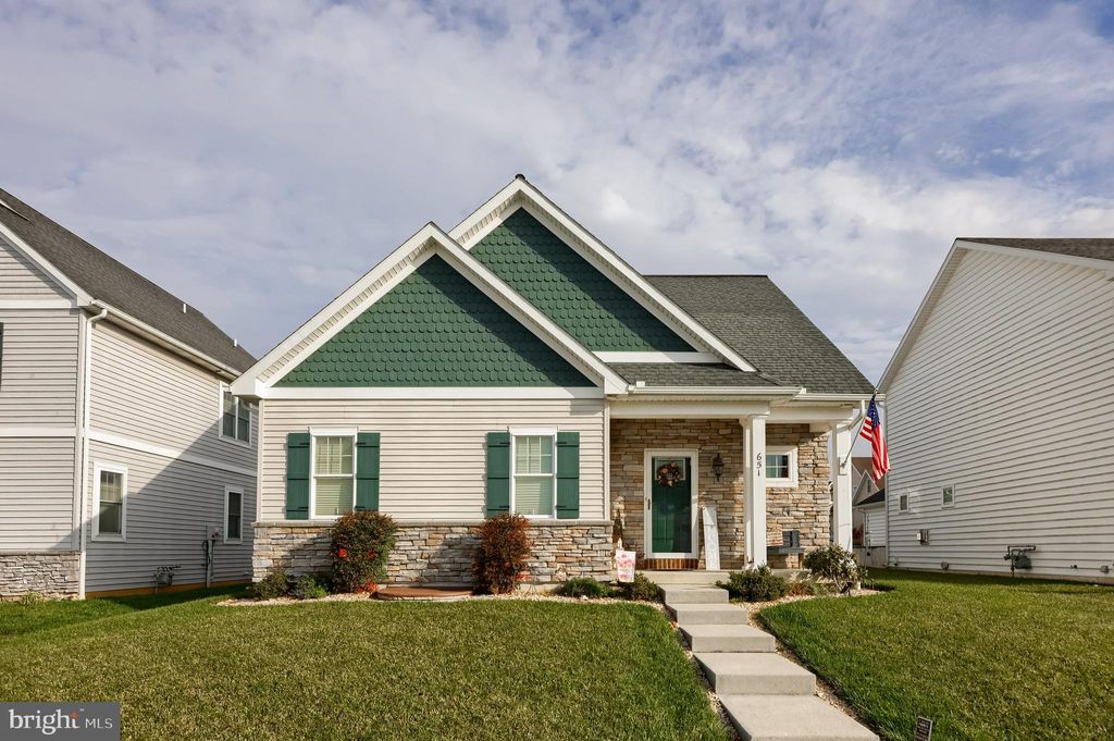 Photo of 651 Chiswell Place, LANCASTER, PA 17601 (MLS # PALA2078368)