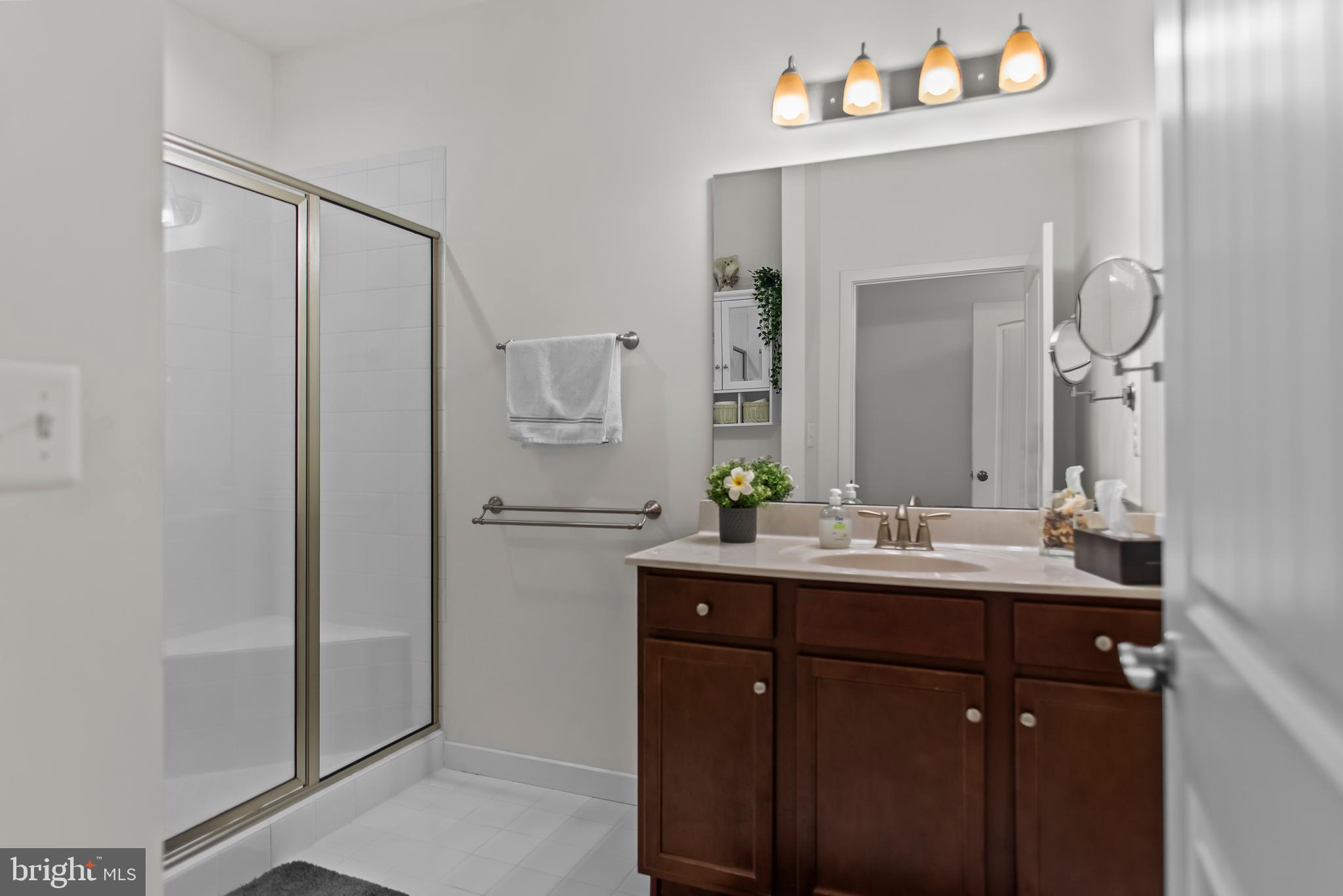 HAWTHORNE GREENE - Residential