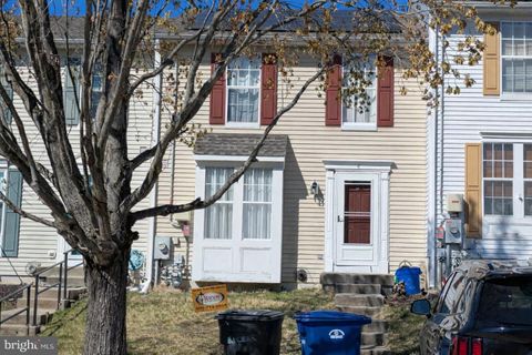 Photo of 6 Regency Drive, MOUNT HOLLY, NJ 08060 (MLS # NJBL2109516)