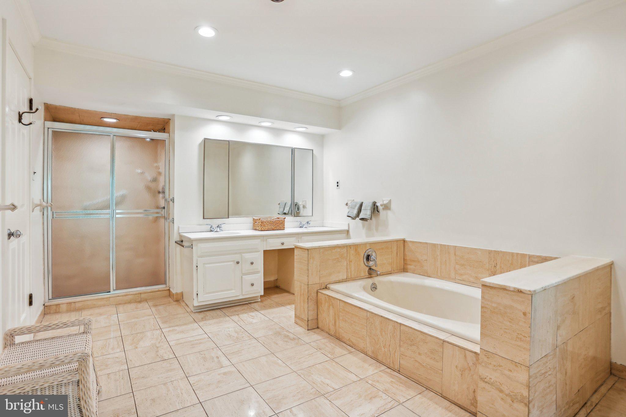 HERMITAGE - Residential