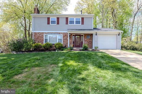 Photo of 6526 Greenview Lane, SPRINGFIELD, VA 22152 (MLS # VAFX2301764)