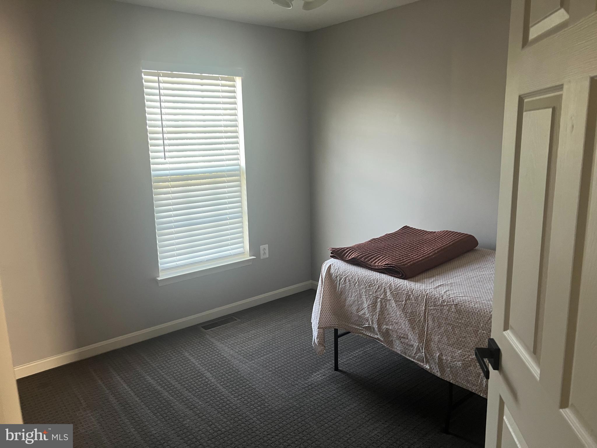 COLONIAL HILLS - Residential