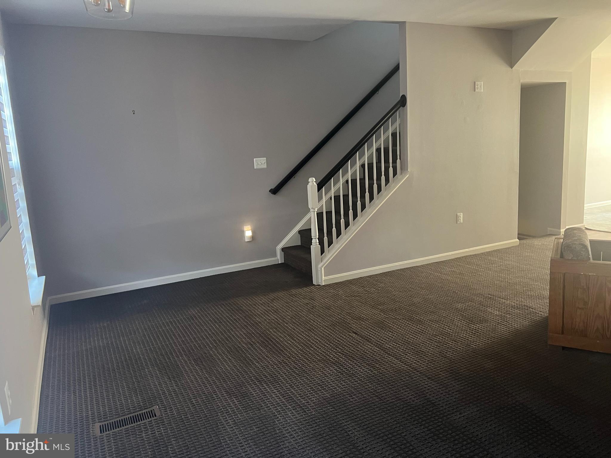 COLONIAL HILLS - Residential