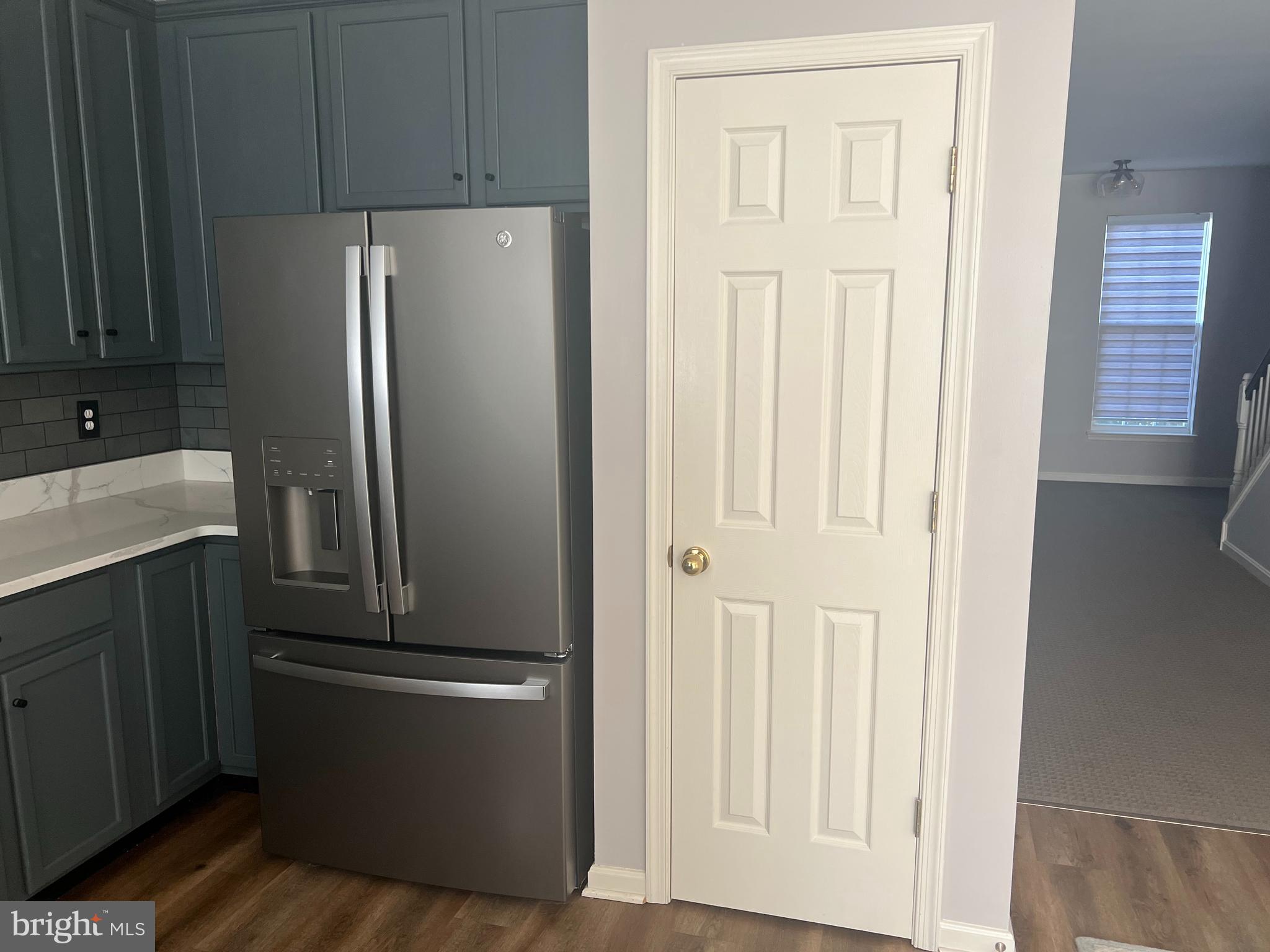 COLONIAL HILLS - Residential