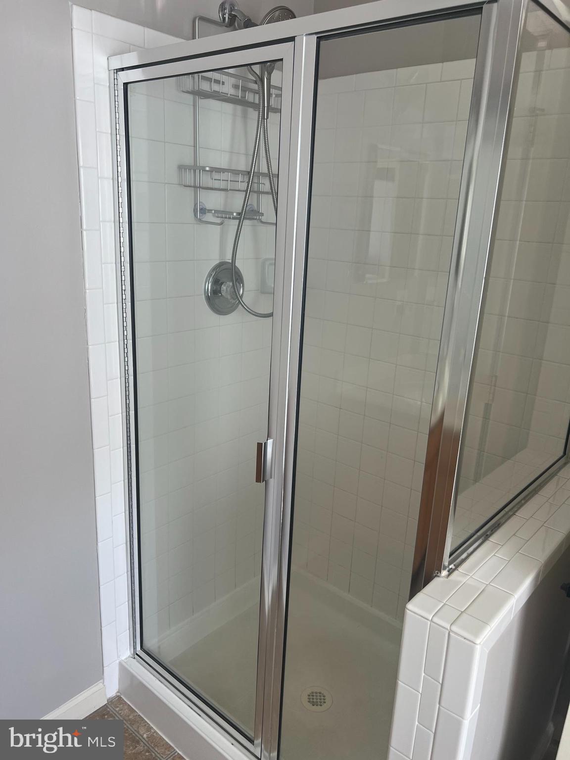 COLONIAL HILLS - Residential