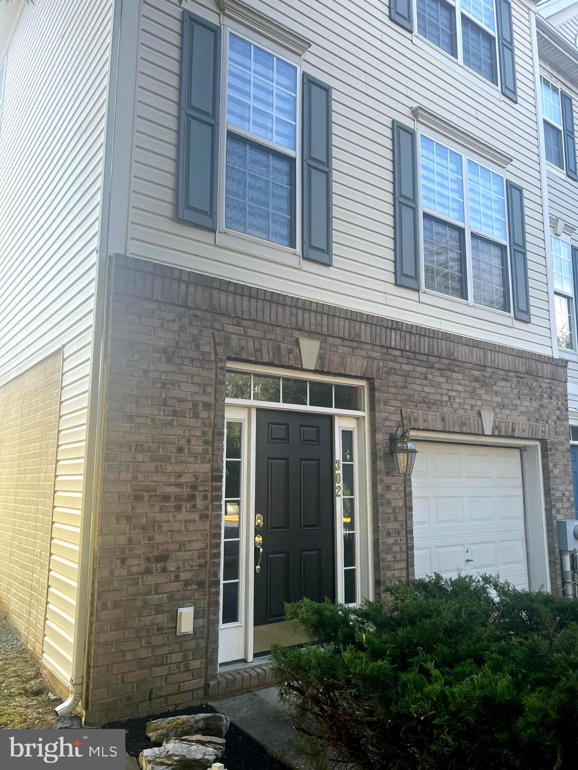 COLONIAL HILLS - Residential