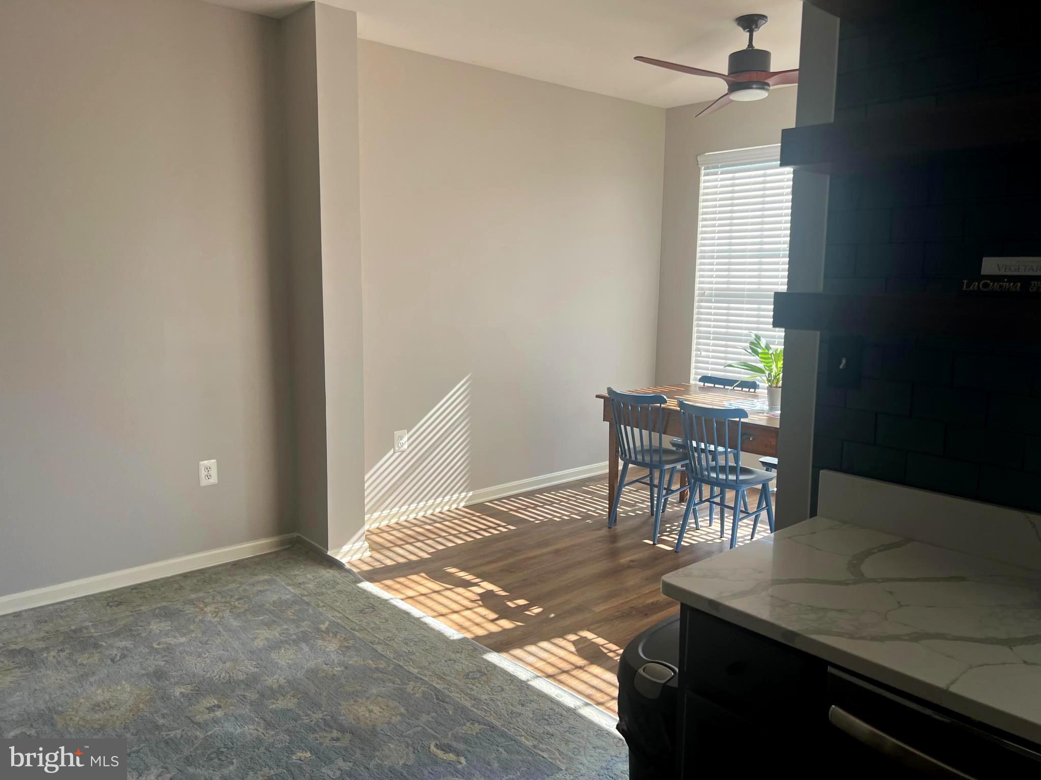 COLONIAL HILLS - Residential