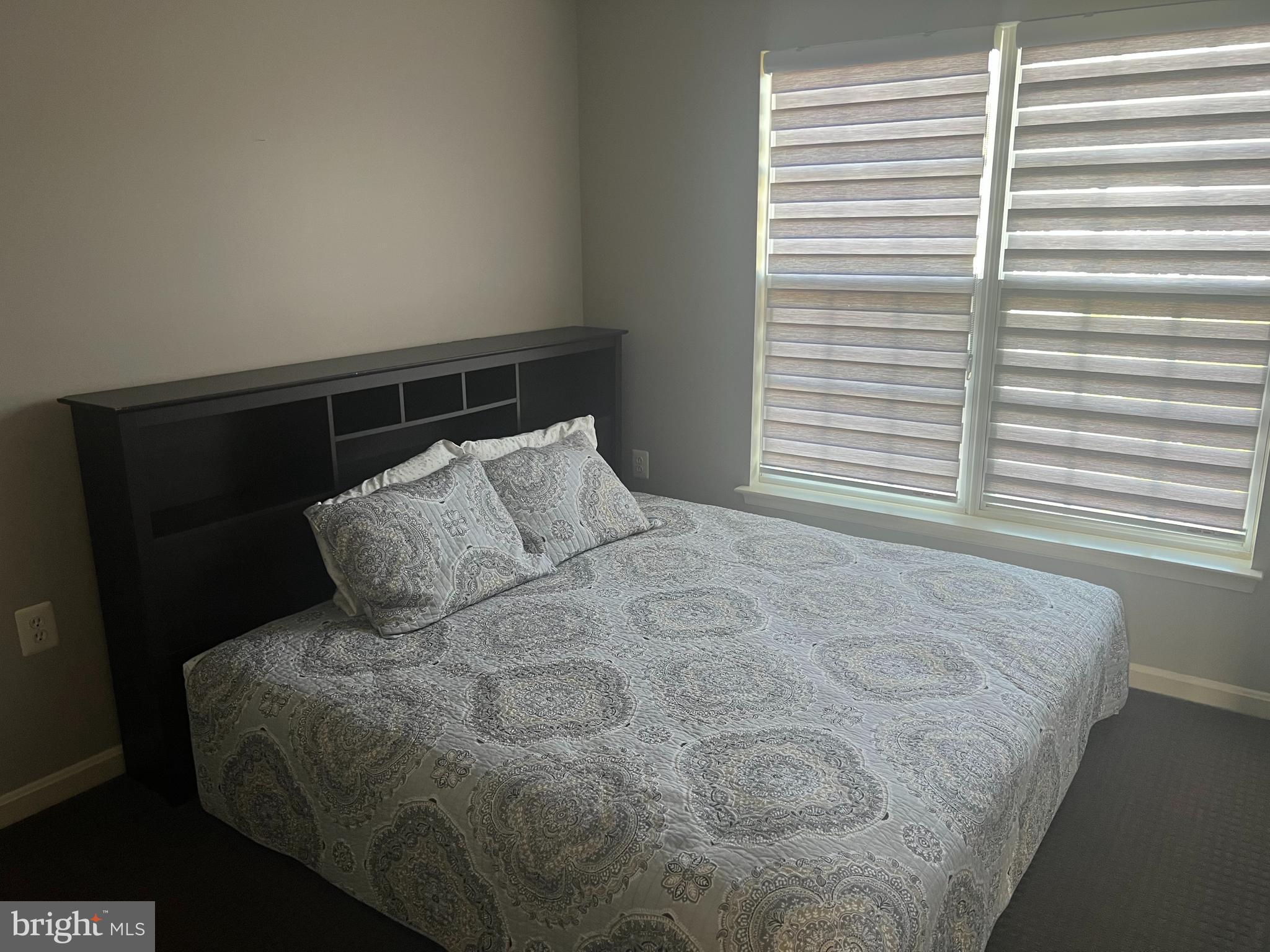 COLONIAL HILLS - Residential