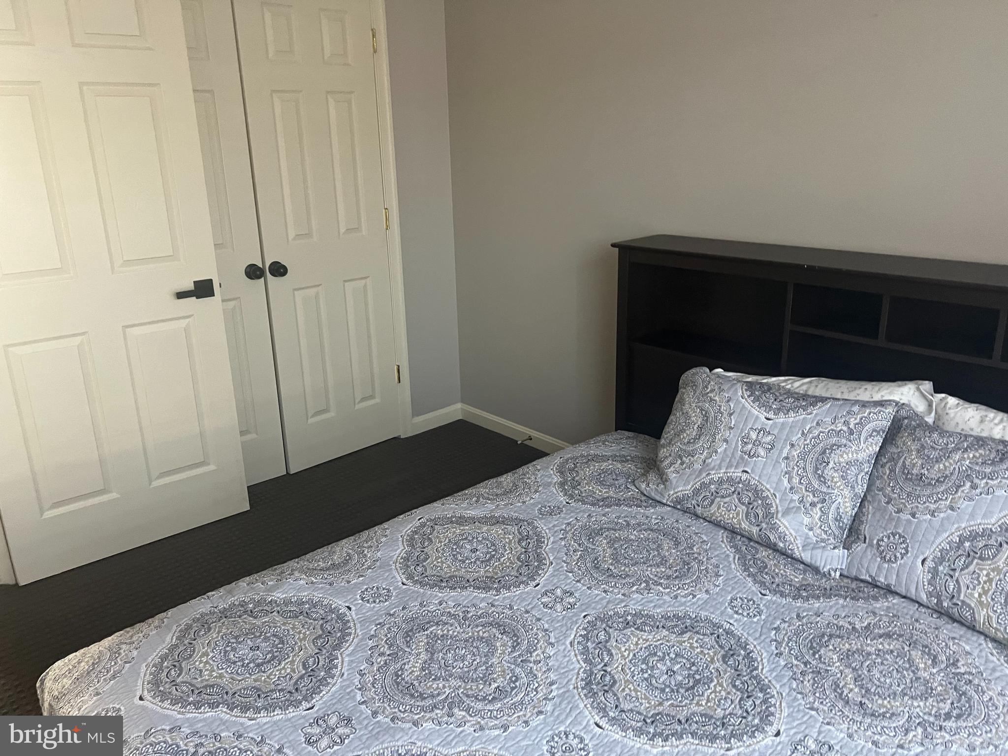 COLONIAL HILLS - Residential