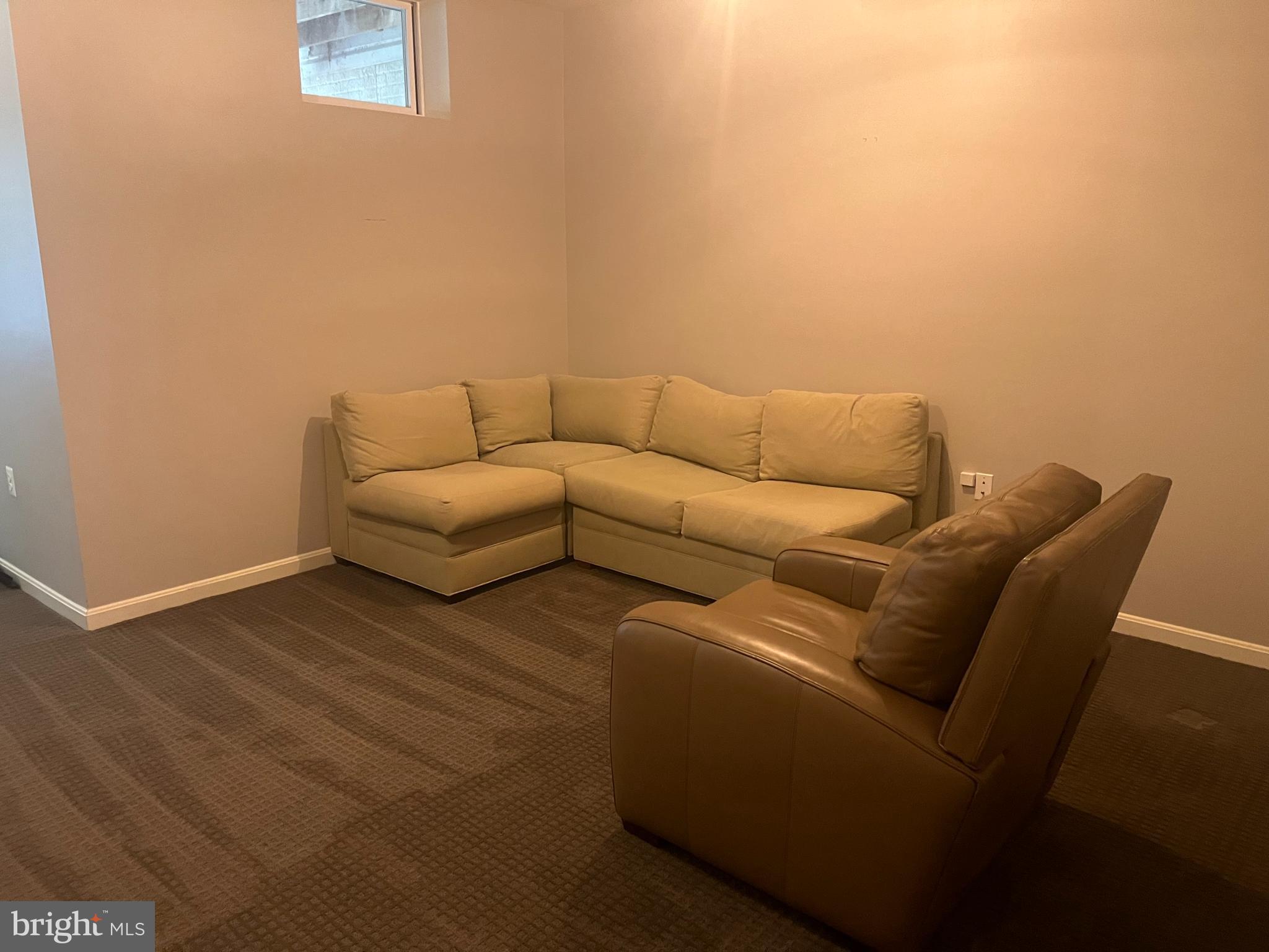 COLONIAL HILLS - Residential