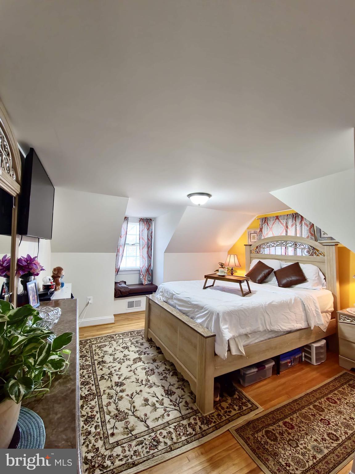 FOXHILLS - Residential