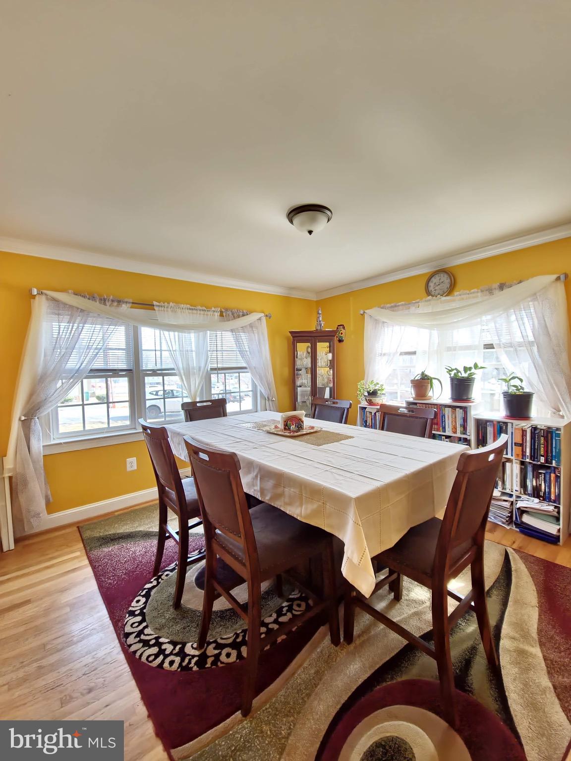 FOXHILLS - Residential