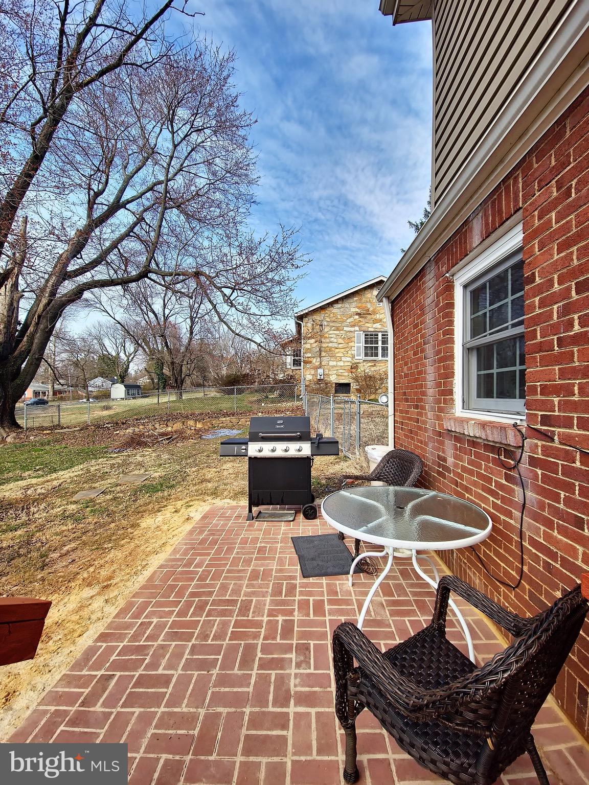 FOXHILLS - Residential