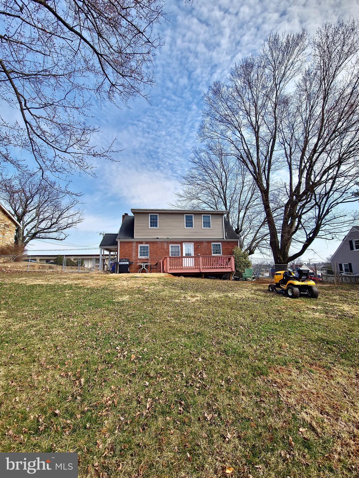 FOXHILLS - Residential