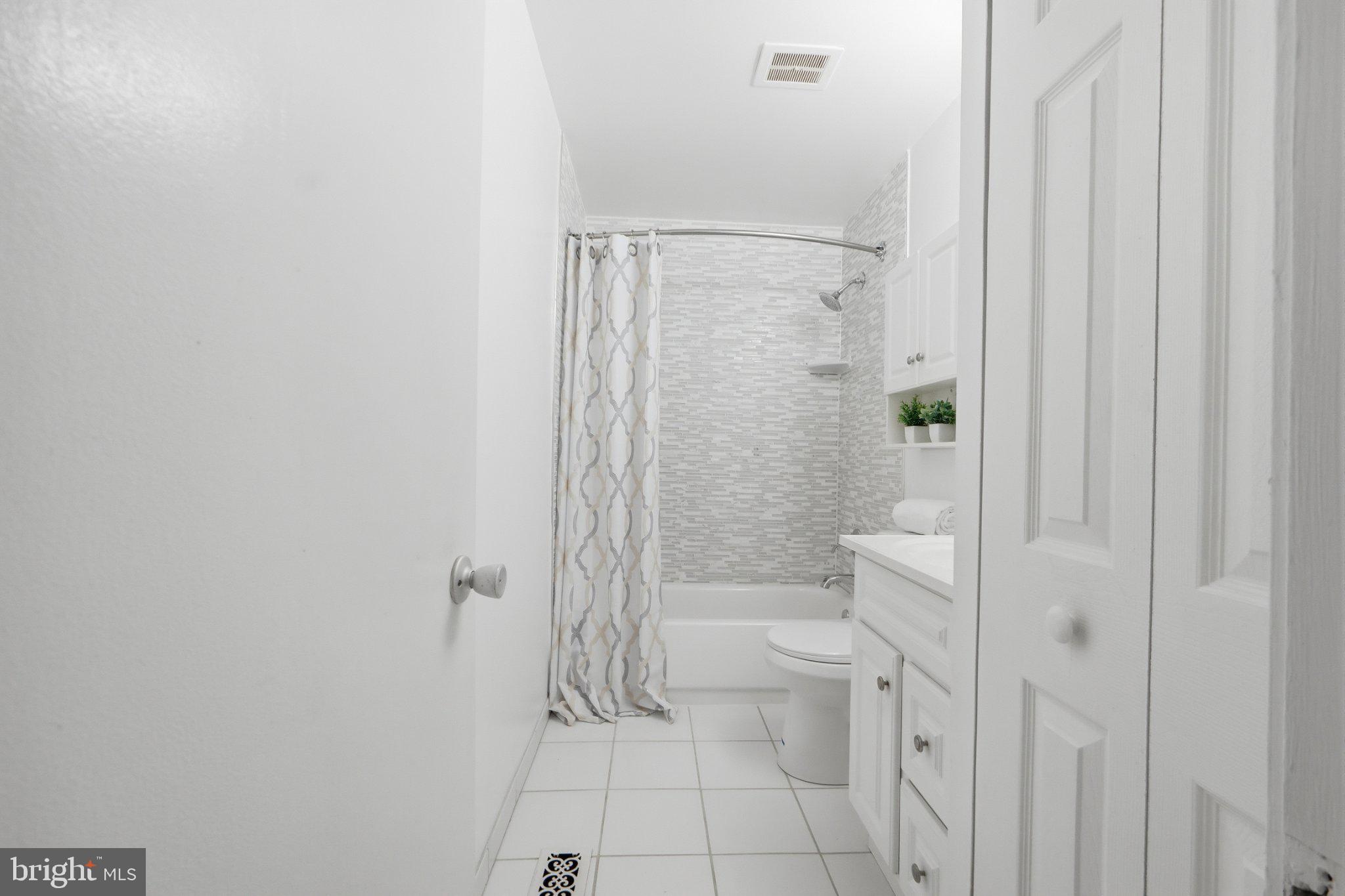 MARYLAND PLACE - Residential