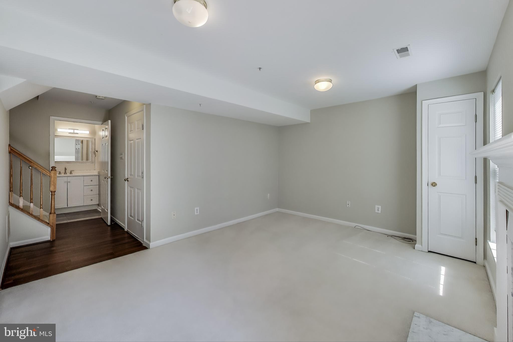 POTOMAC GLEN - Residential Lease