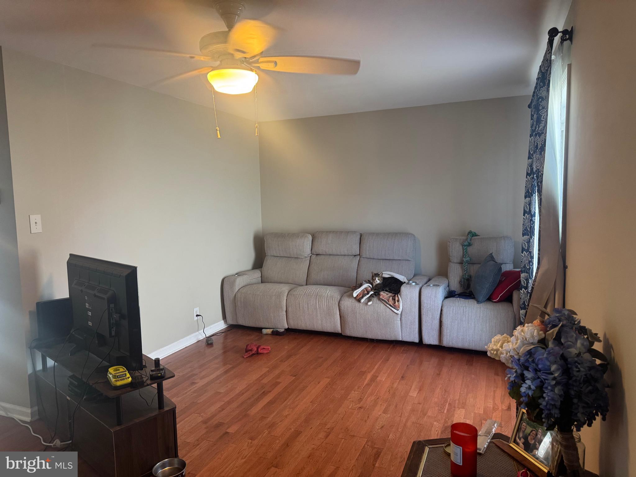 1102 MARKET STREET 5