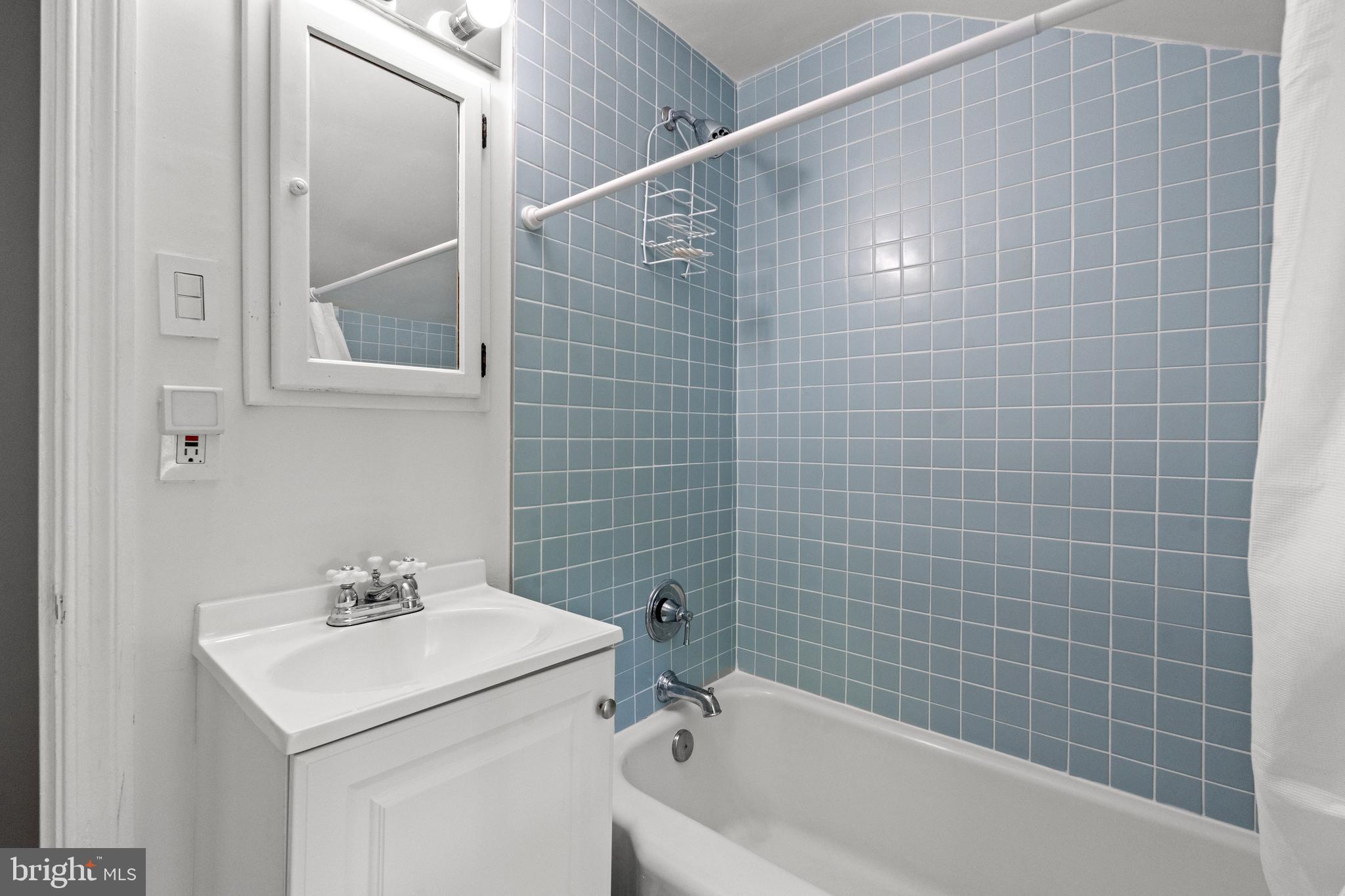 BEVERLEY HILLS - Residential