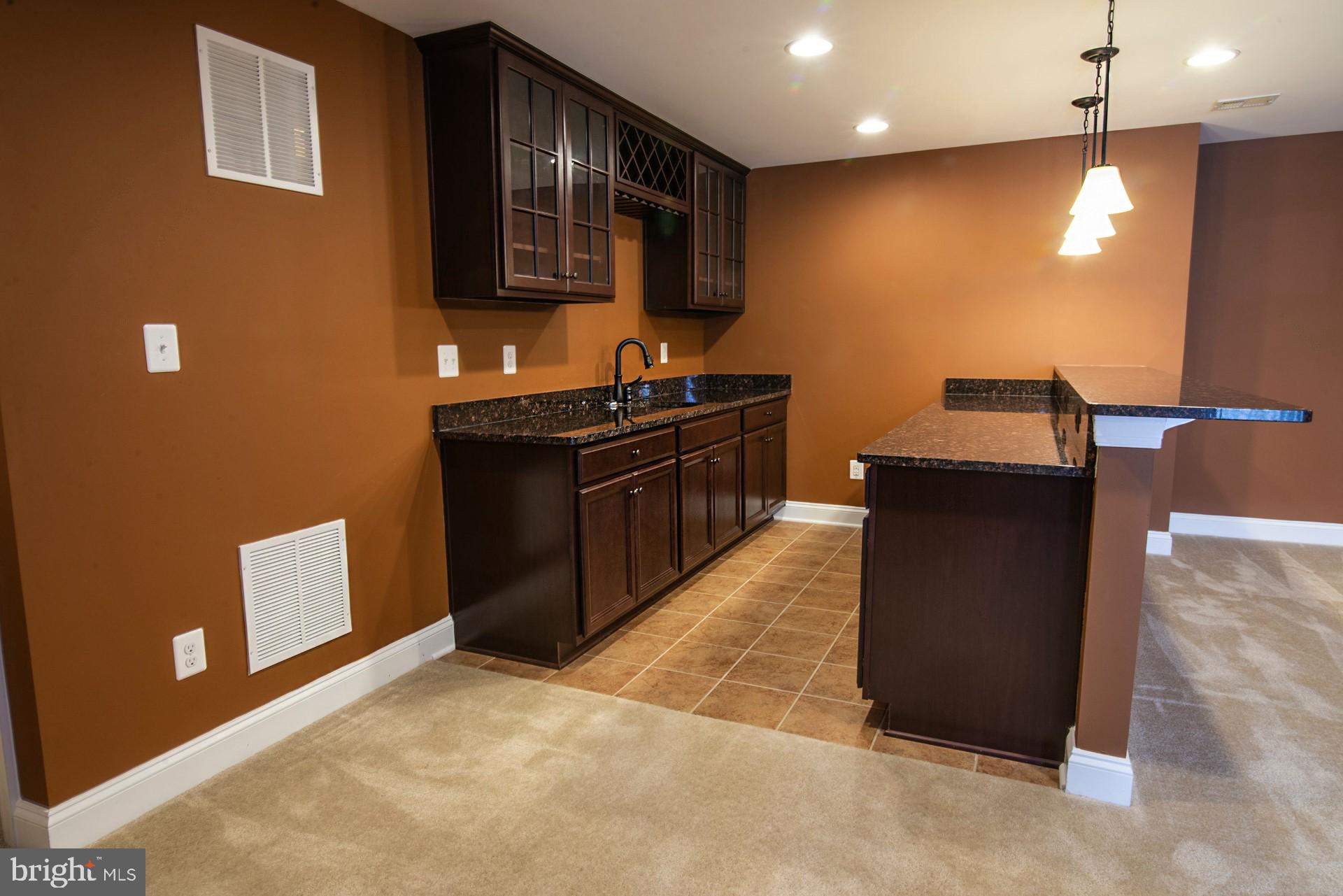 HOADLY MANOR - Residential Lease