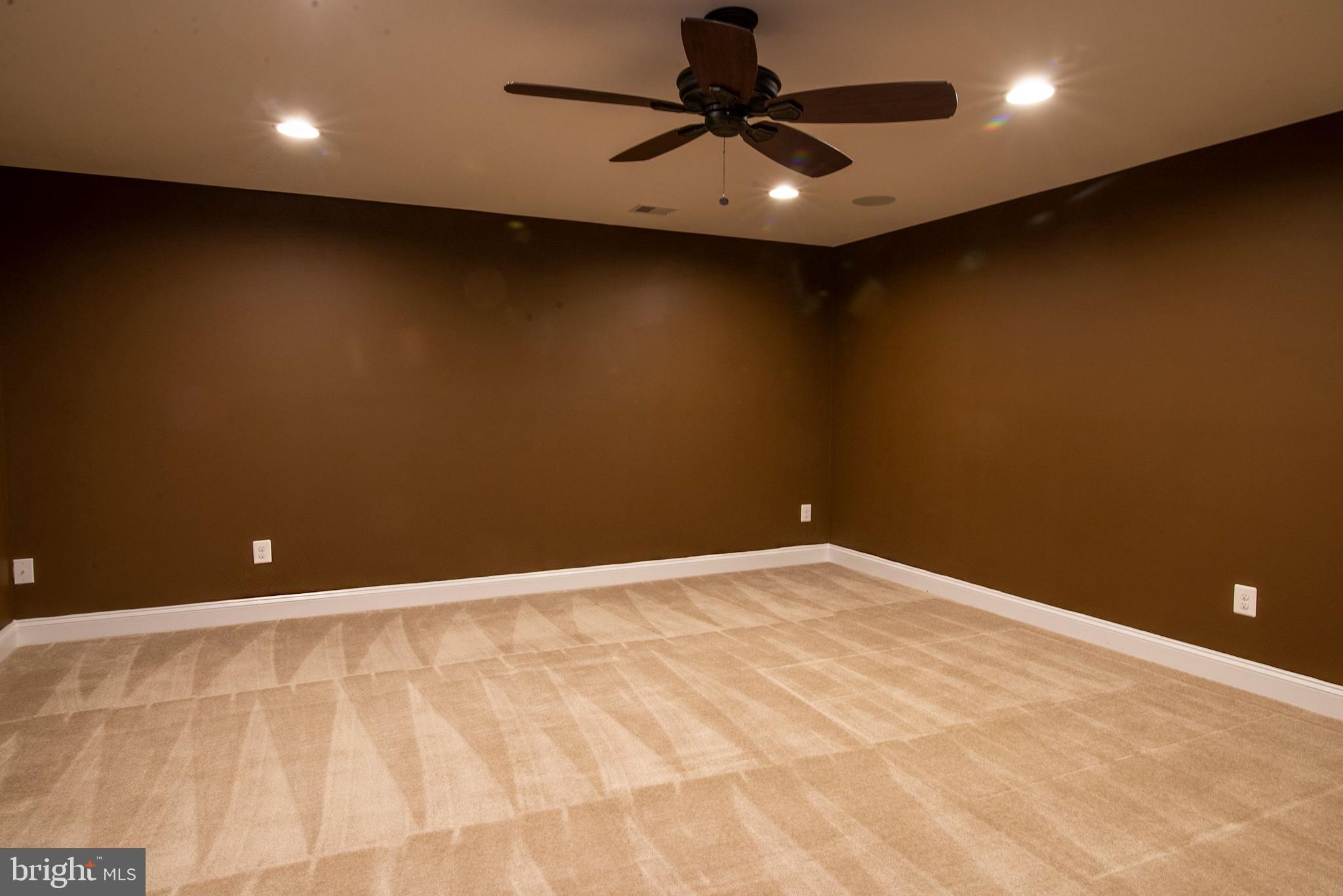 HOADLY MANOR - Residential Lease