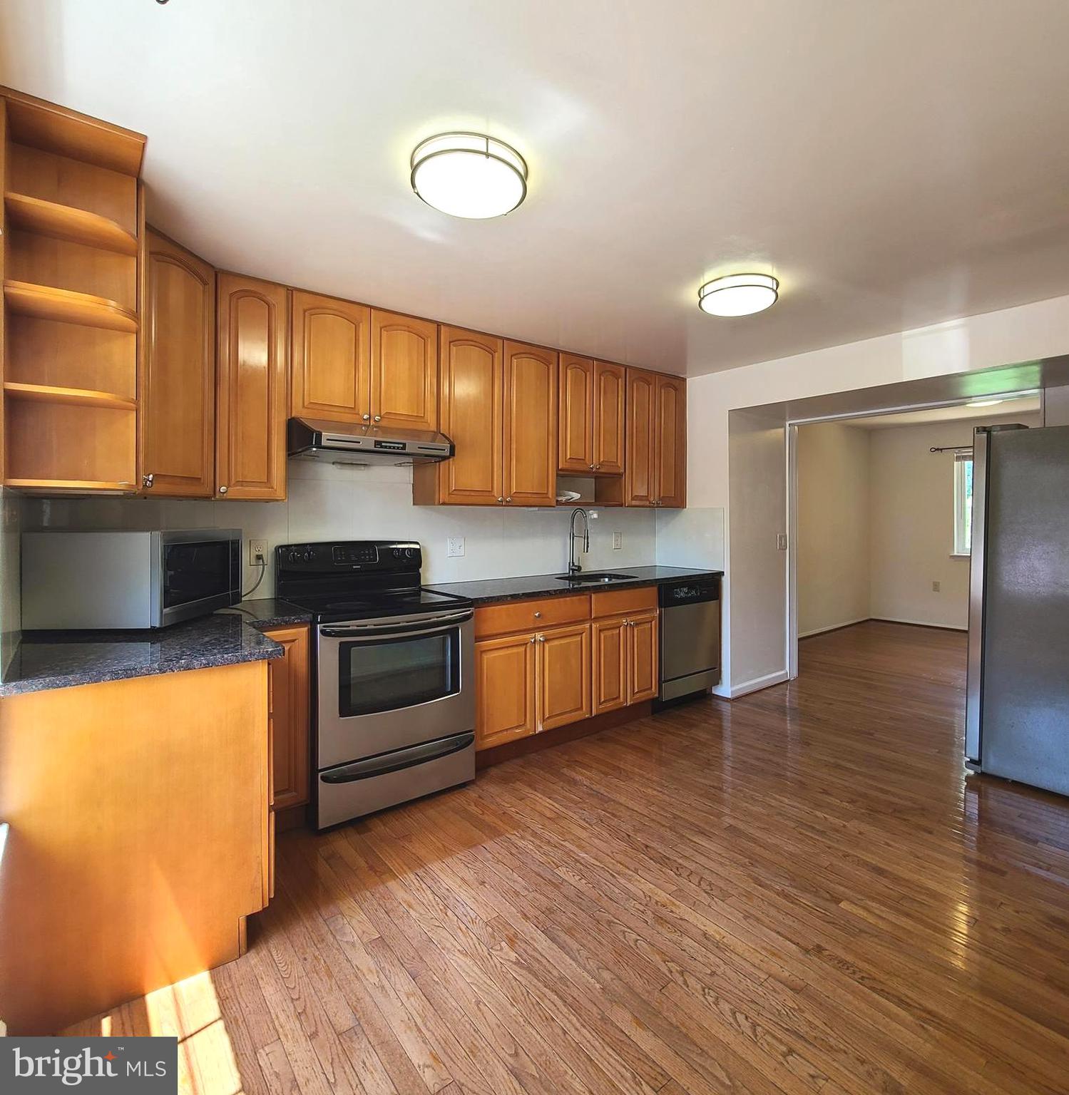 LINDEN SQUARE - Residential Lease