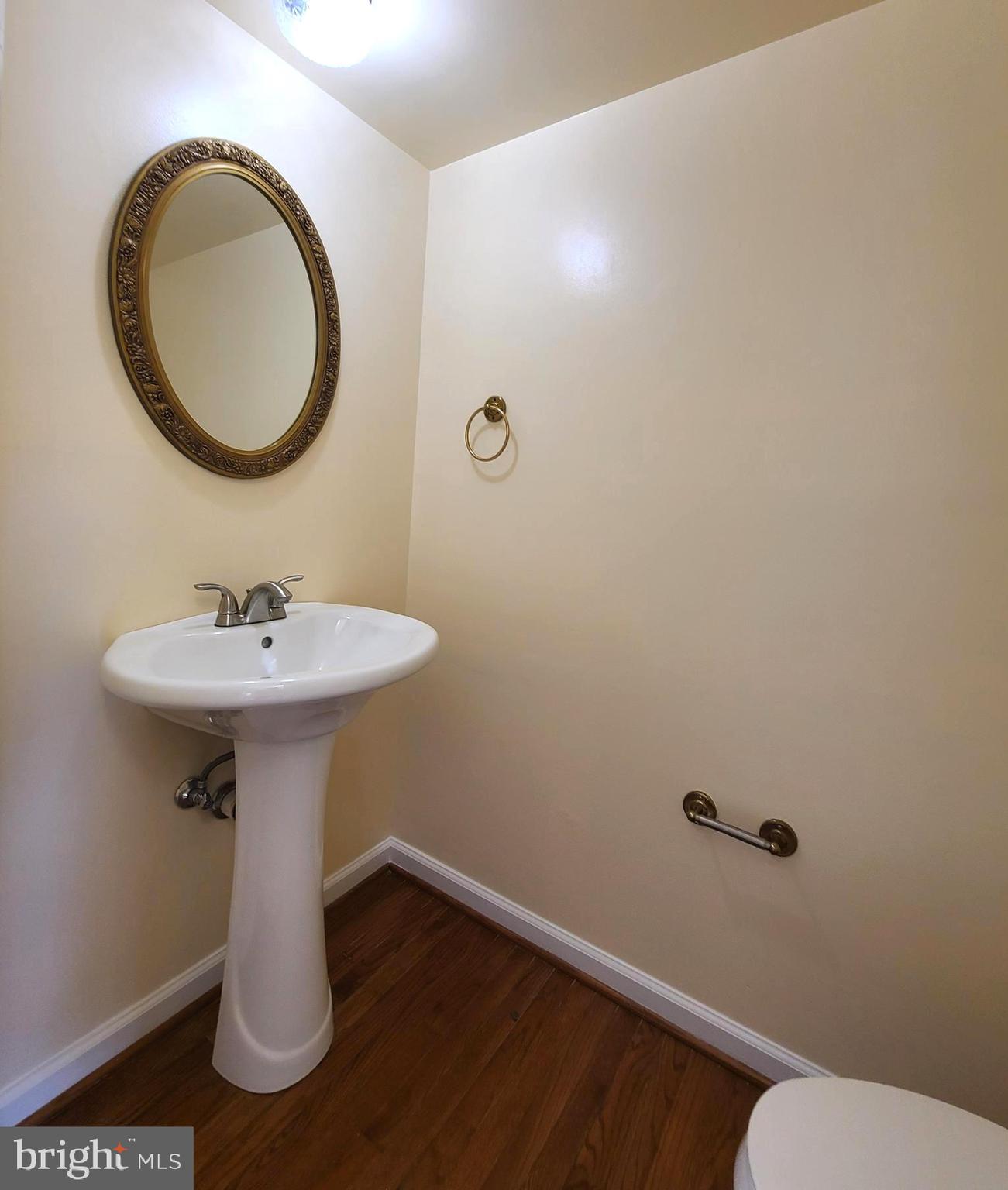 LINDEN SQUARE - Residential Lease