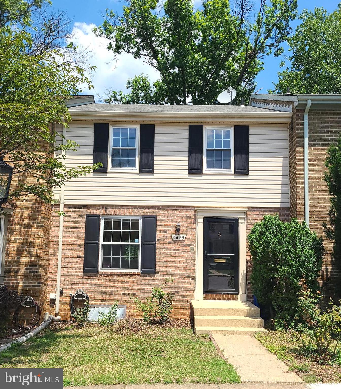 LINDEN SQUARE - Residential Lease