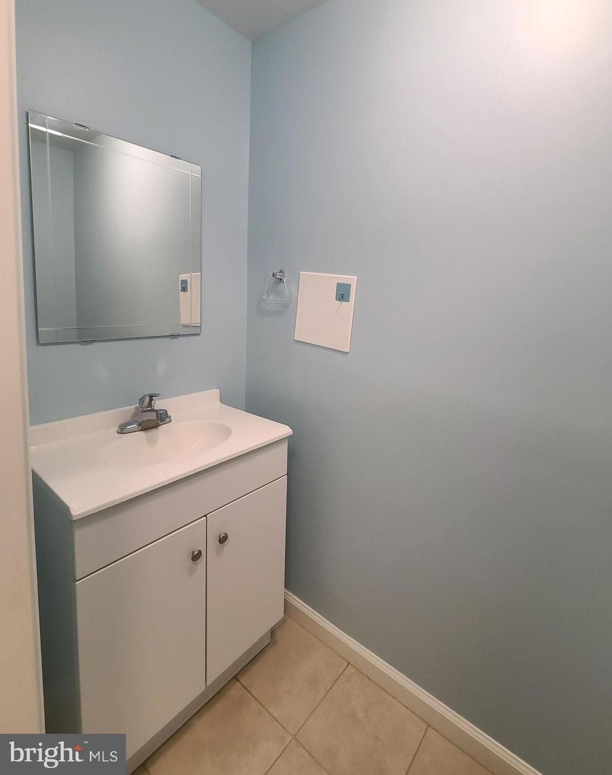 LINDEN SQUARE - Residential Lease