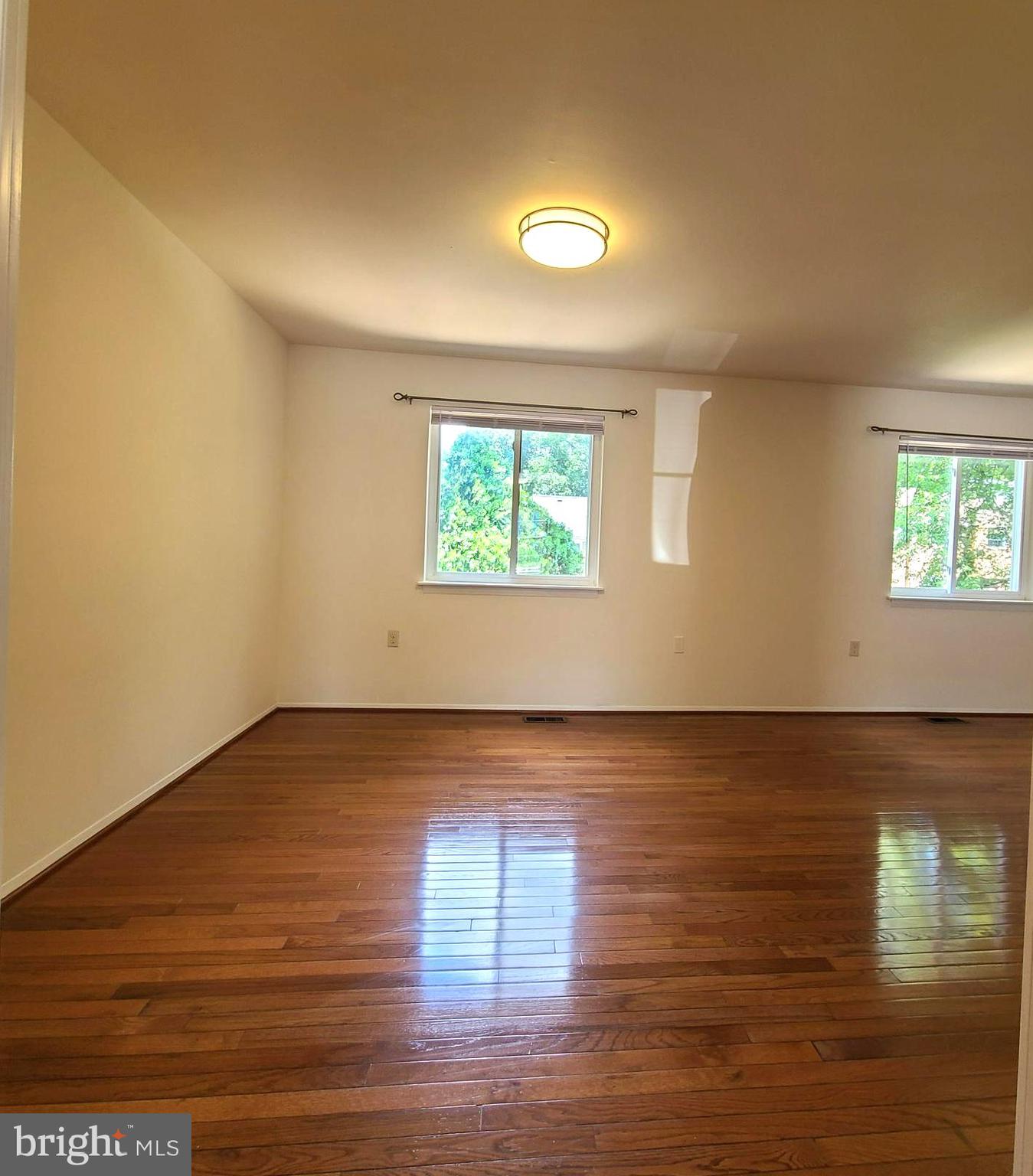 LINDEN SQUARE - Residential Lease