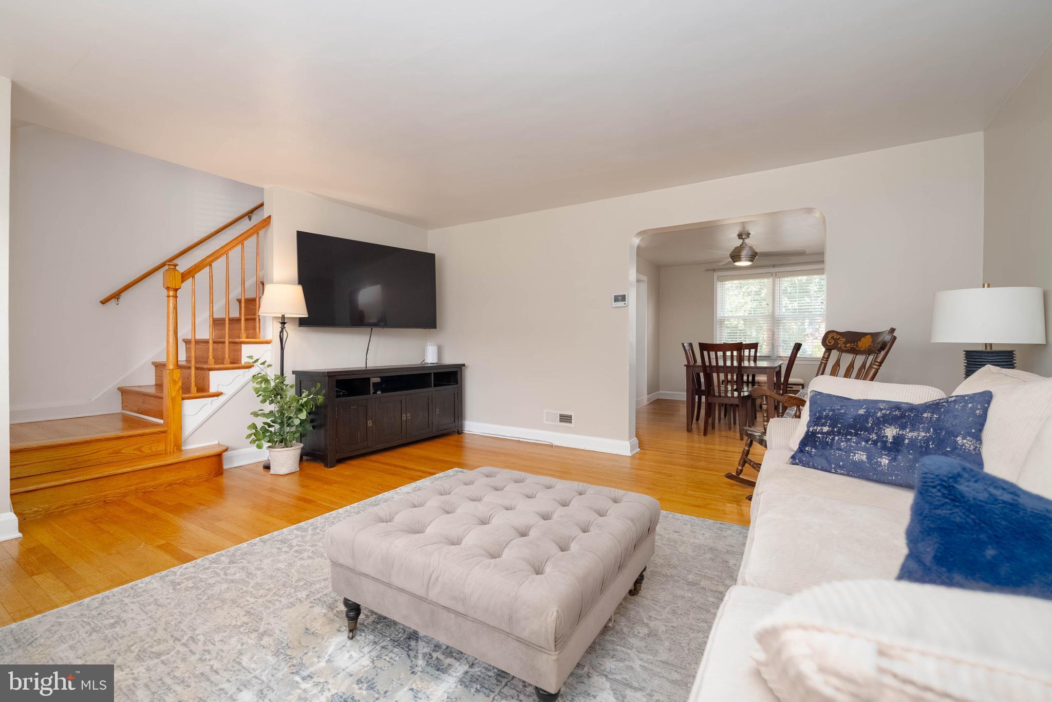 1525 DOXBURY ROAD