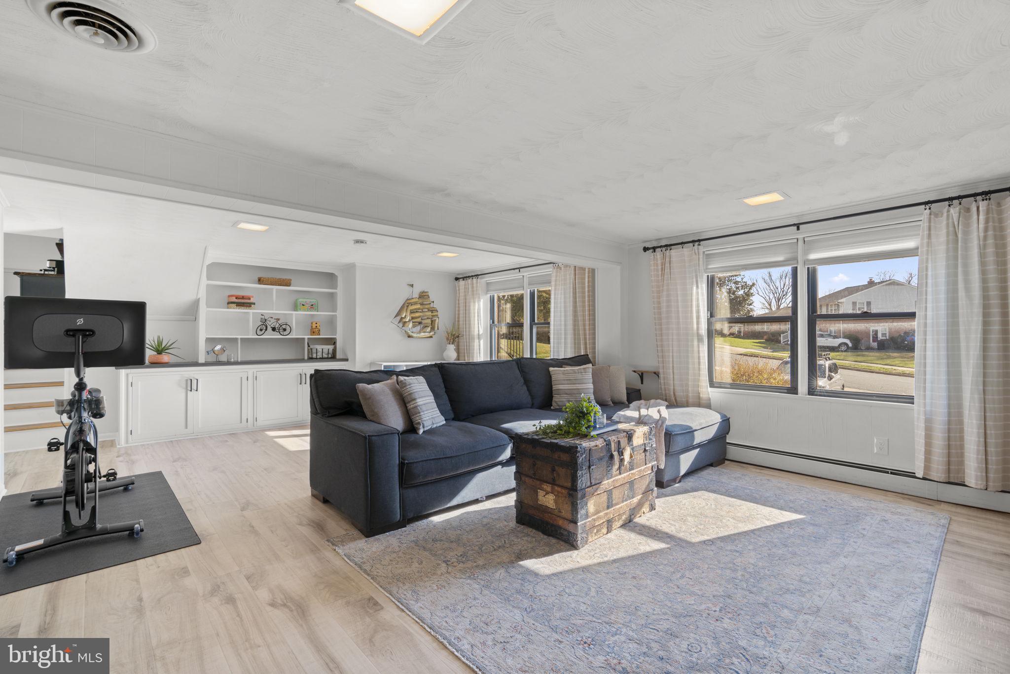 ROLLINGWOOD - Residential