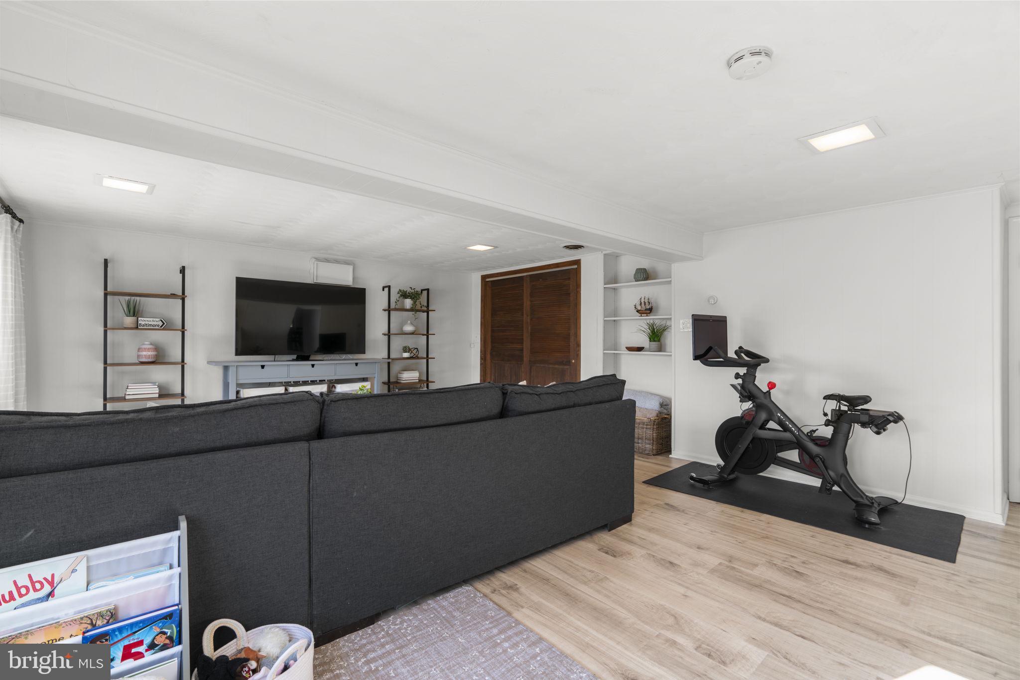 ROLLINGWOOD - Residential