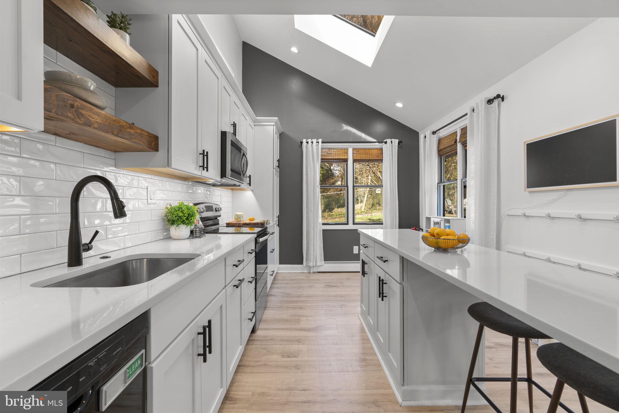 ROLLINGWOOD - Residential