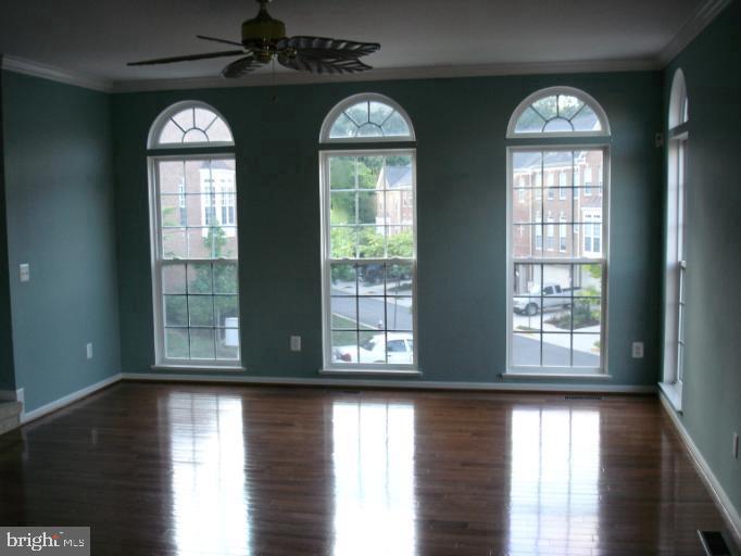 LORTON VALLEY NORTH - Residential Lease