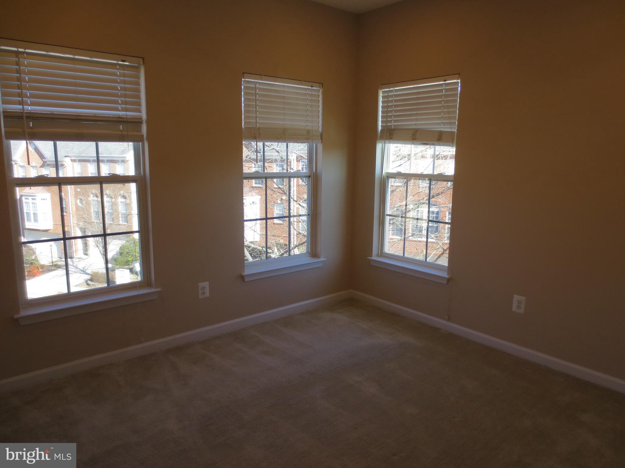 LORTON VALLEY NORTH - Residential Lease